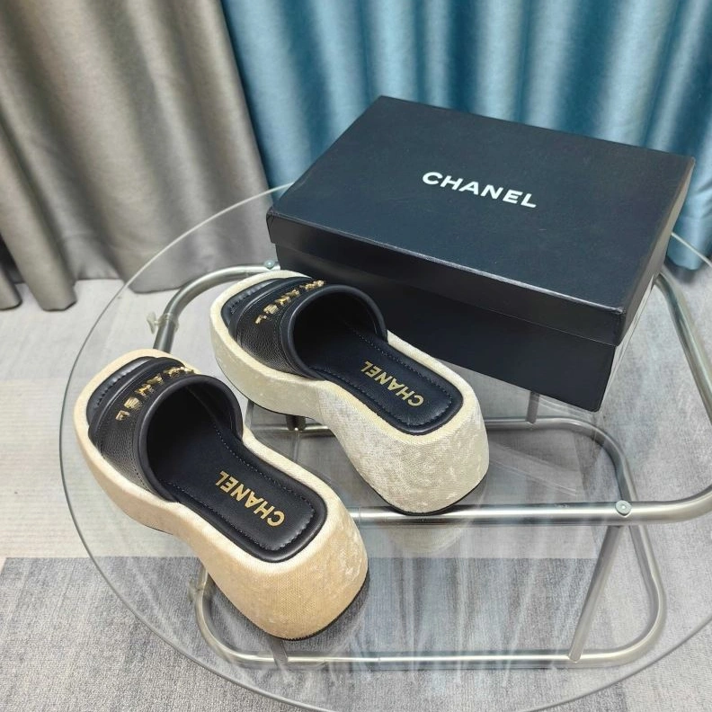 Trendy Chxnxl Slippers 122648