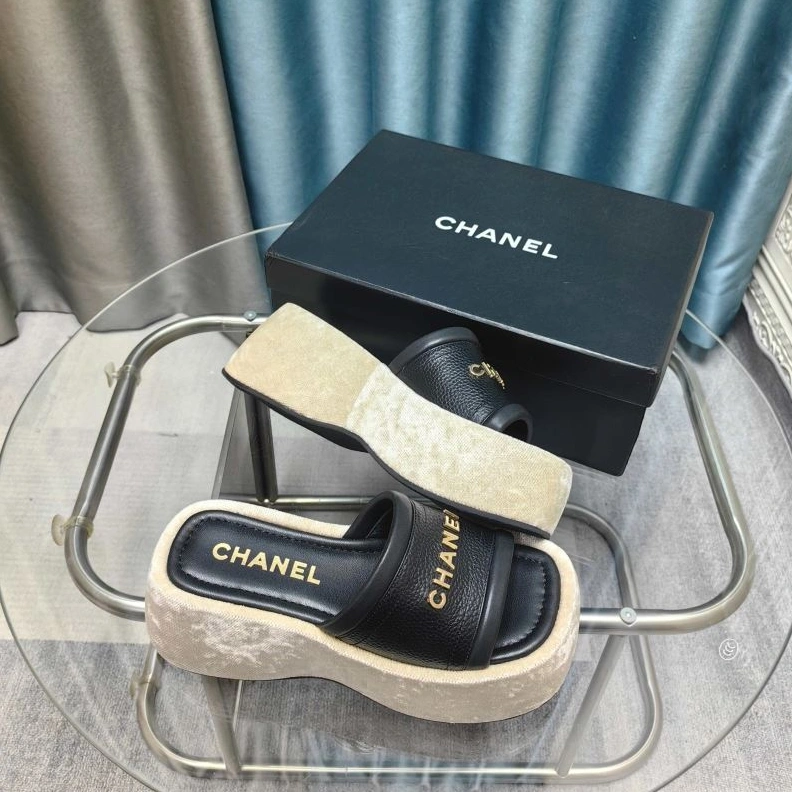 Trendy Chxnxl Slippers 122648