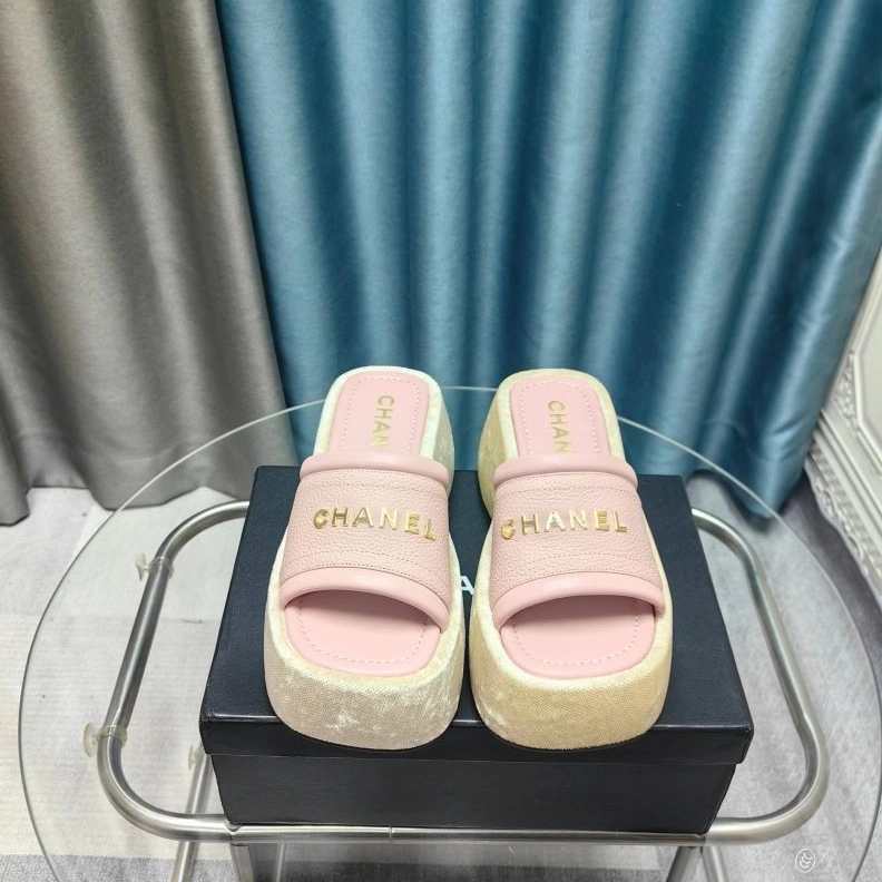 Efficient Chxnxl Slippers 122647