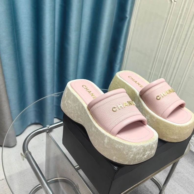 Efficient Chxnxl Slippers 122647