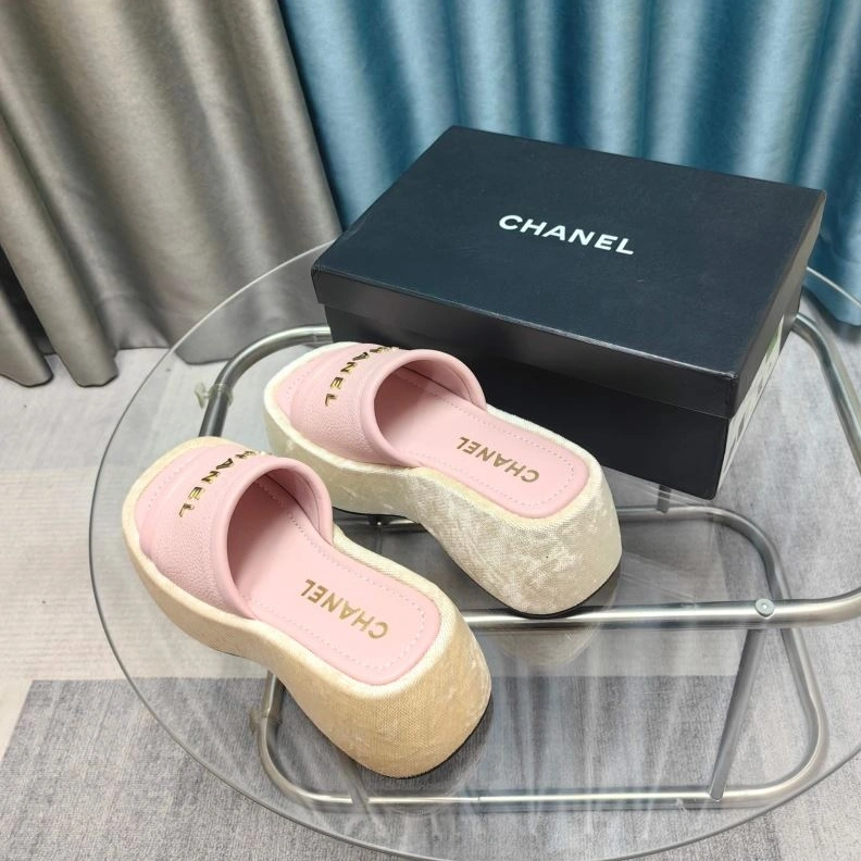 Efficient Chxnxl Slippers 122647