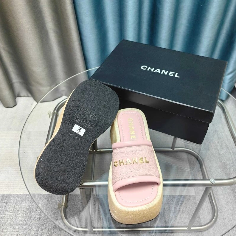 Efficient Chxnxl Slippers 122647