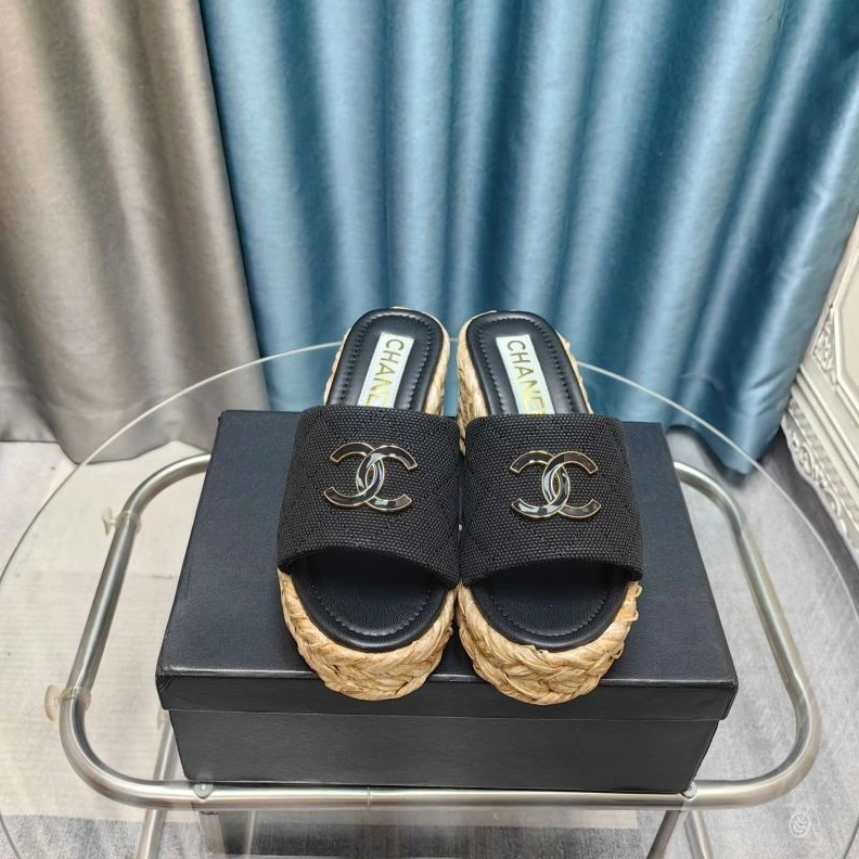 HighQuality Chxnxl Slippers 122635