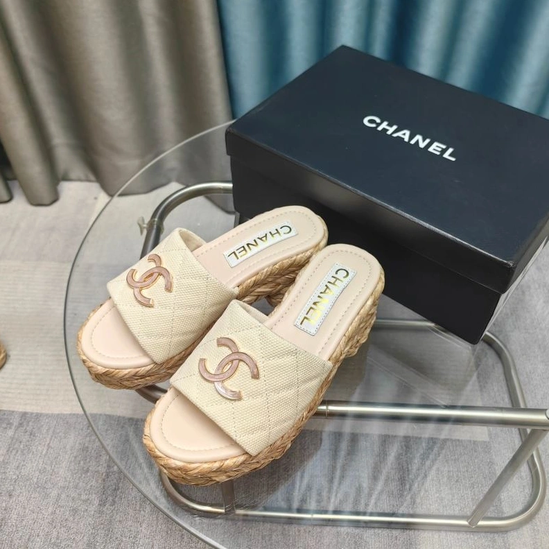 Vibrant Chxnxl Slippers 122643