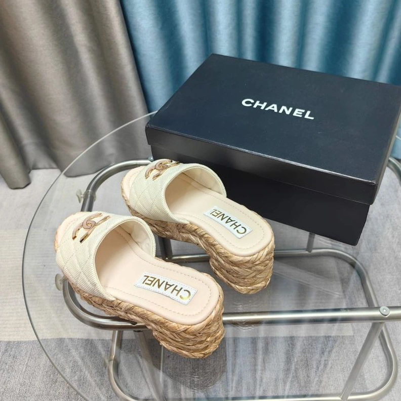 Vibrant Chxnxl Slippers 122643