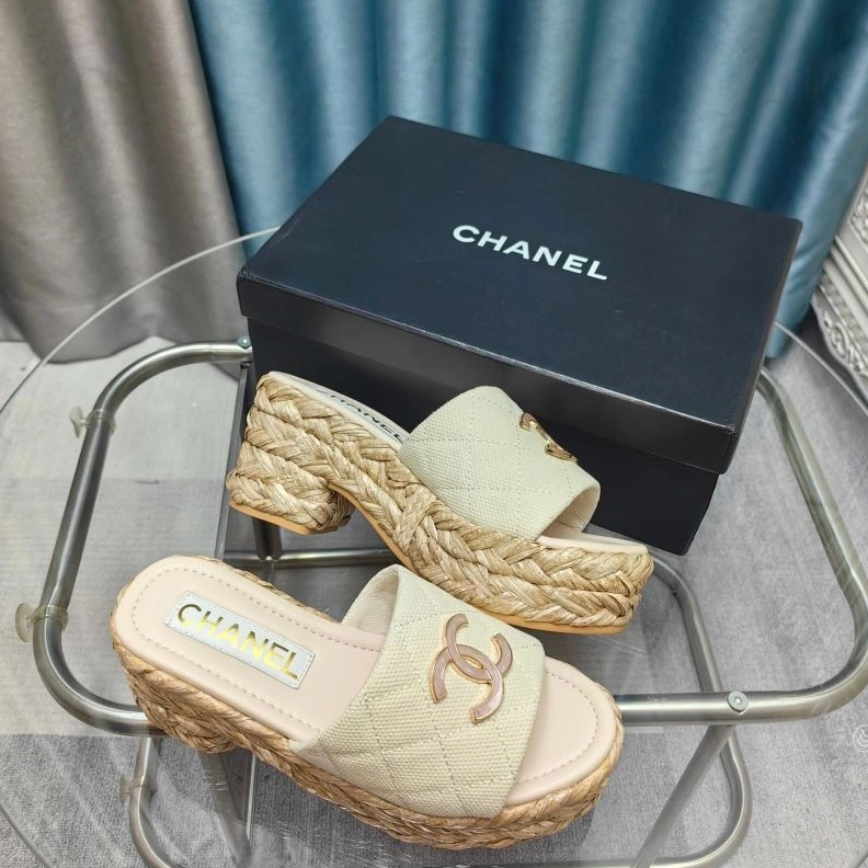 Vibrant Chxnxl Slippers 122643