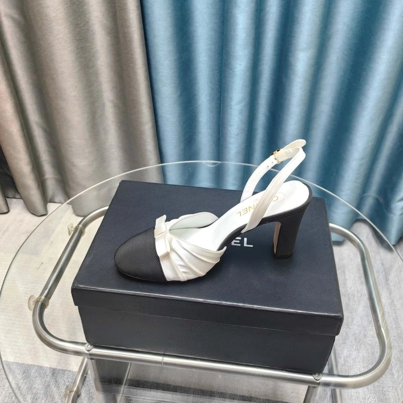 Sleek Chxnxl Sandals 122975
