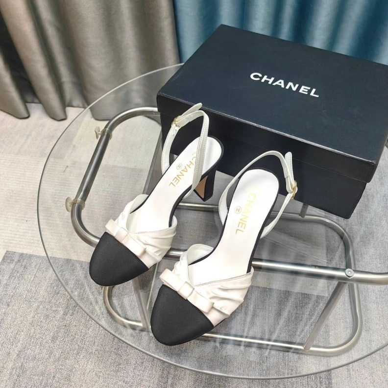 Sleek Chxnxl Sandals 122975
