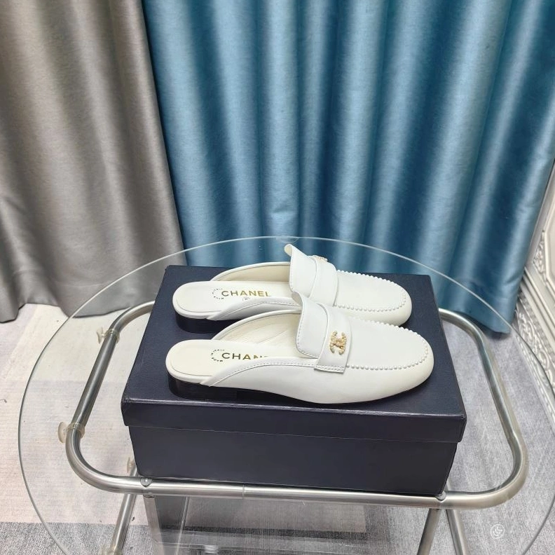EasyMatch Chxnxl Slippers 122630