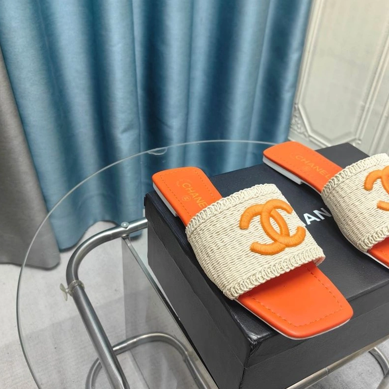 Timeless Chxnxl Slippers 122620