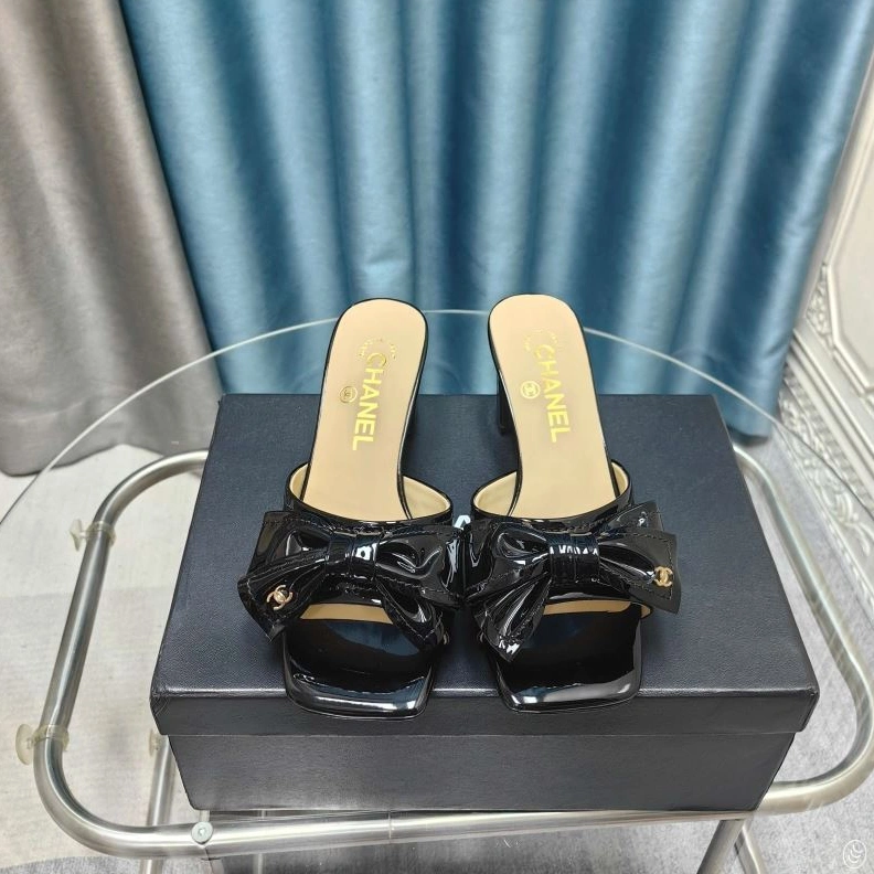 Durable Chxnxl Slippers 122621