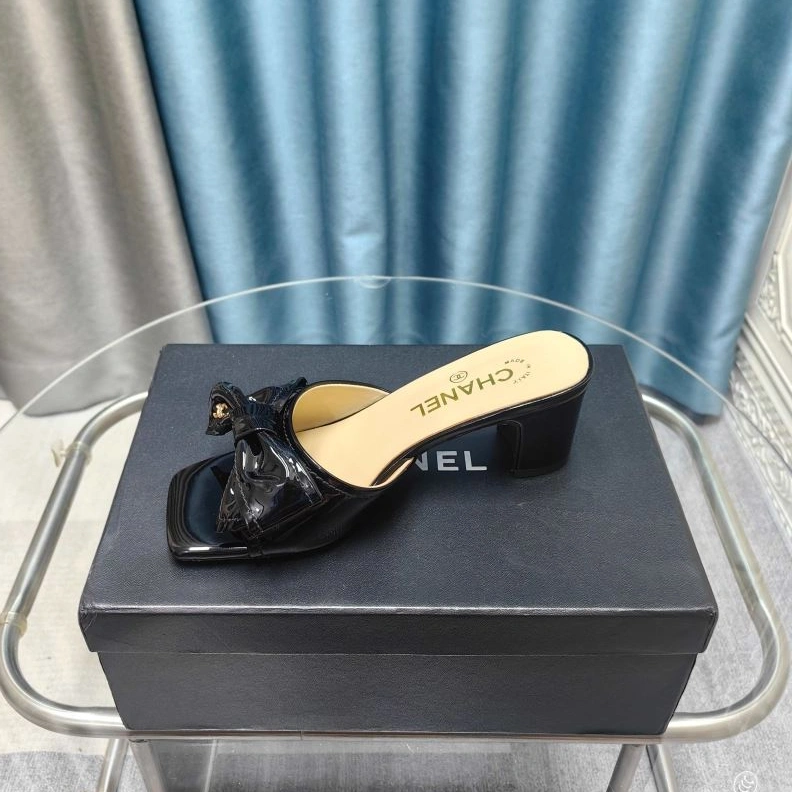 Durable Chxnxl Slippers 122621