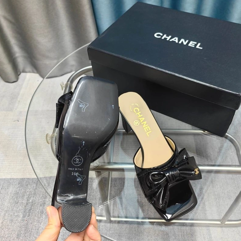 Durable Chxnxl Slippers 122621