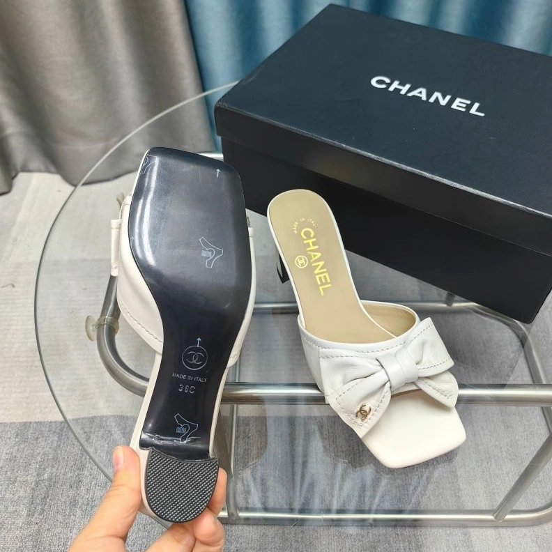ModernLook Chxnxl Slippers 122637