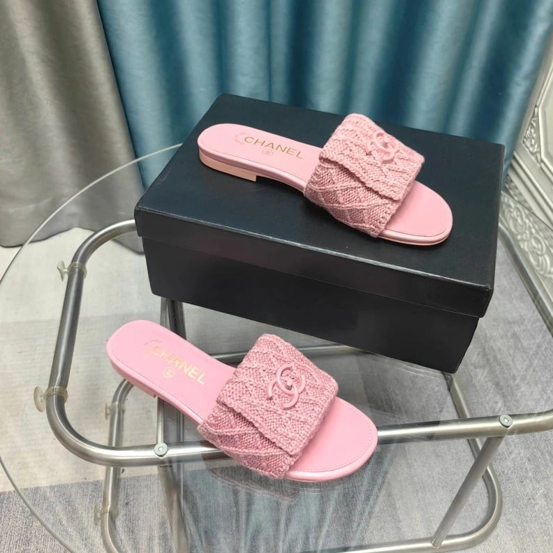 Trendy Chxnxl Slippers 122616
