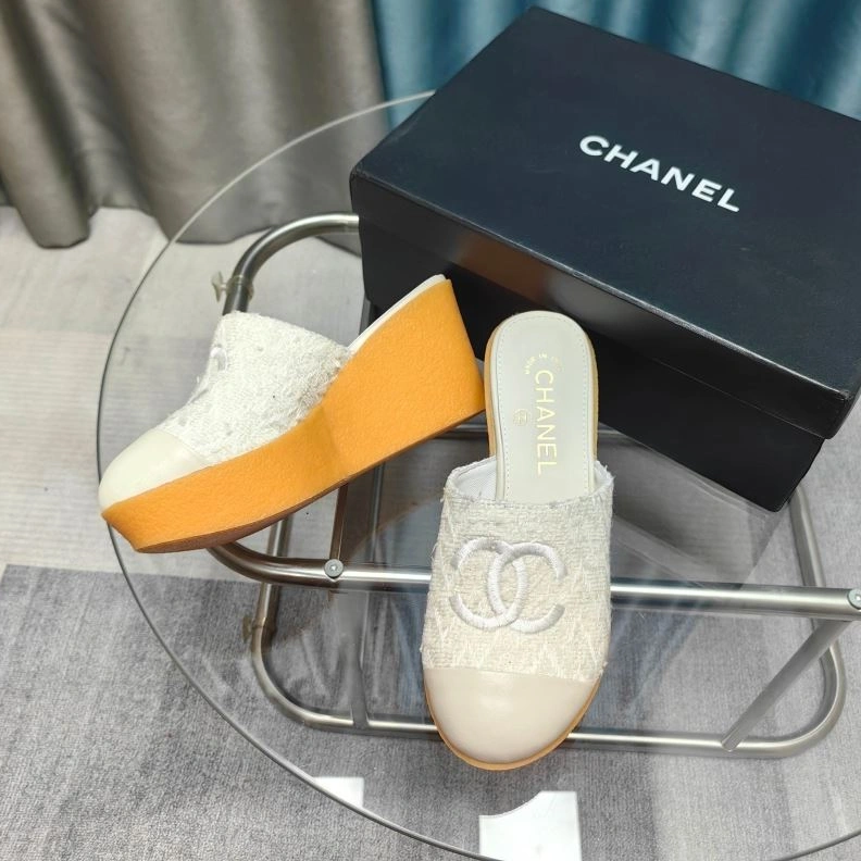 Cozy Chxnxl Slippers 122612