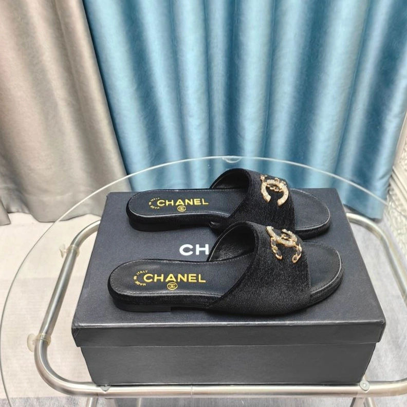 GoodFit Chxnxl Slippers 122604