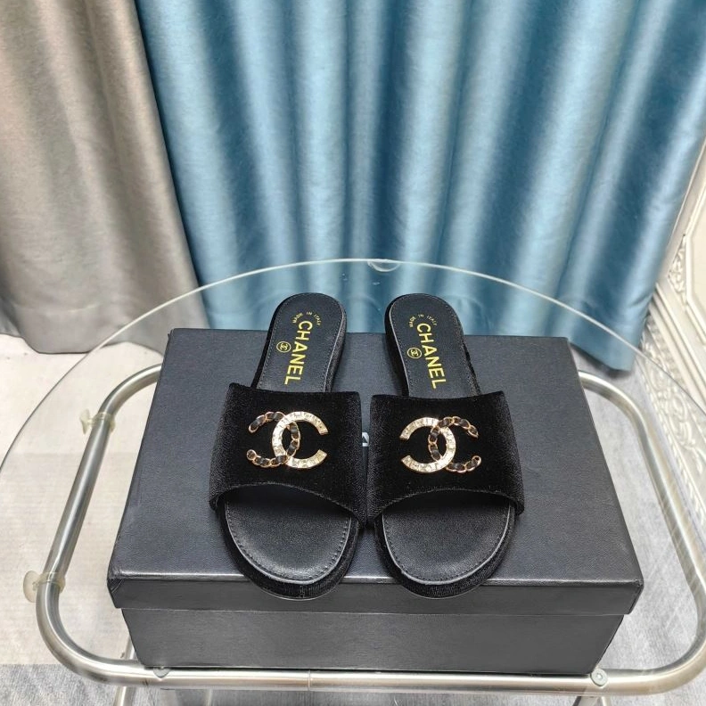 GoodFit Chxnxl Slippers 122604