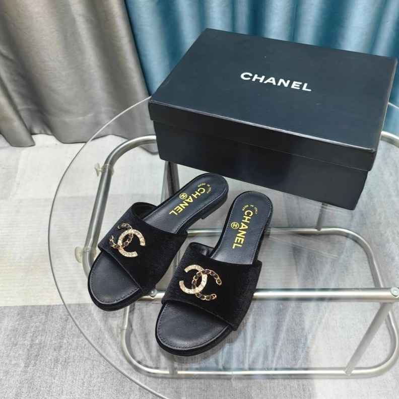 GoodFit Chxnxl Slippers 122604