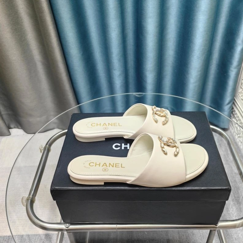 Fashionable Chxnxl Slippers 122582