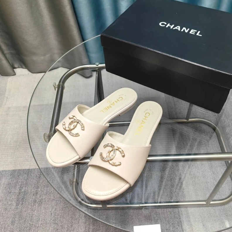 Fashionable Chxnxl Slippers 122582