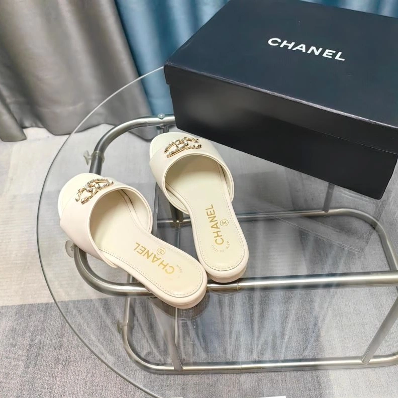 Fashionable Chxnxl Slippers 122582