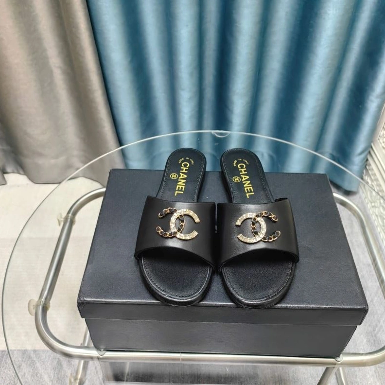 Durable Chxnxl Slippers 122592