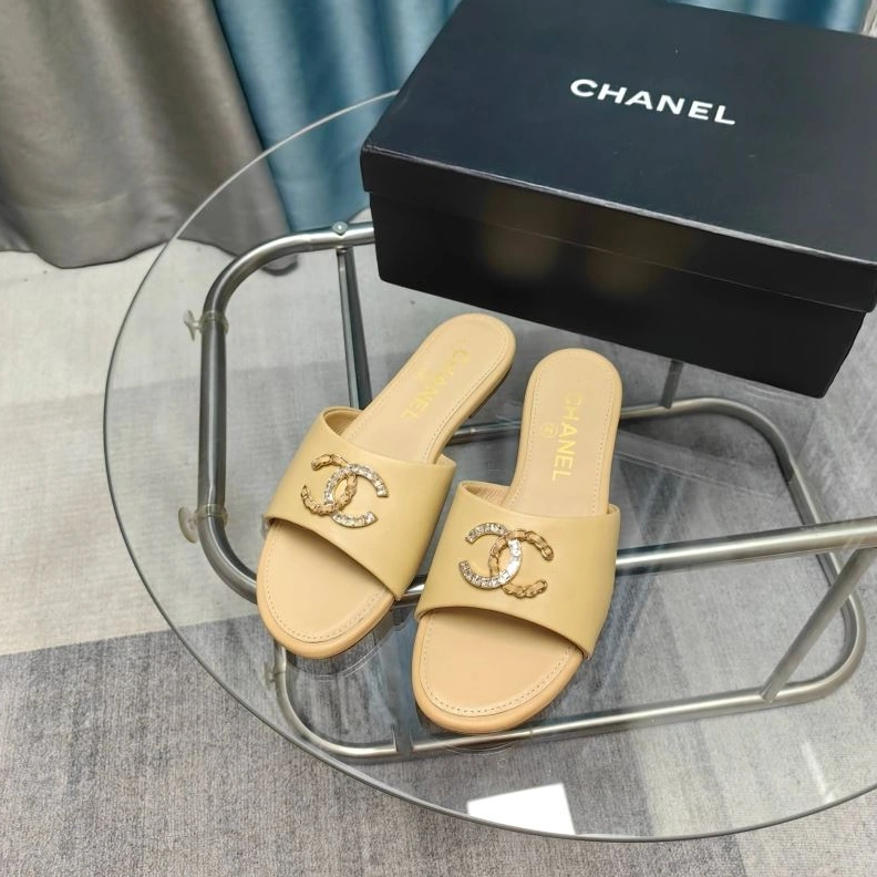 Unique Chxnxl Slippers 122590