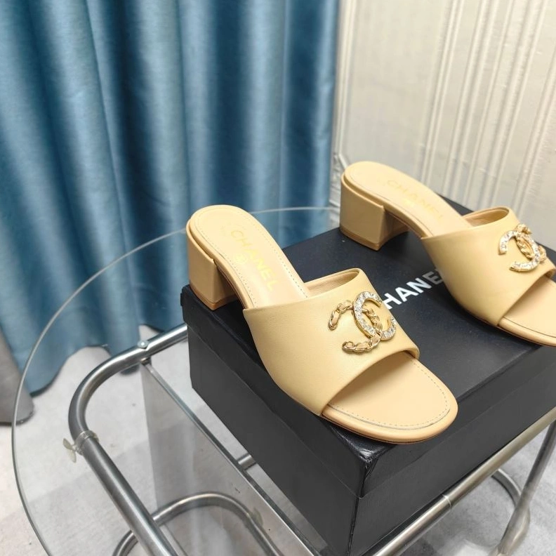 DailyWear Chxnxl Slippers 122584