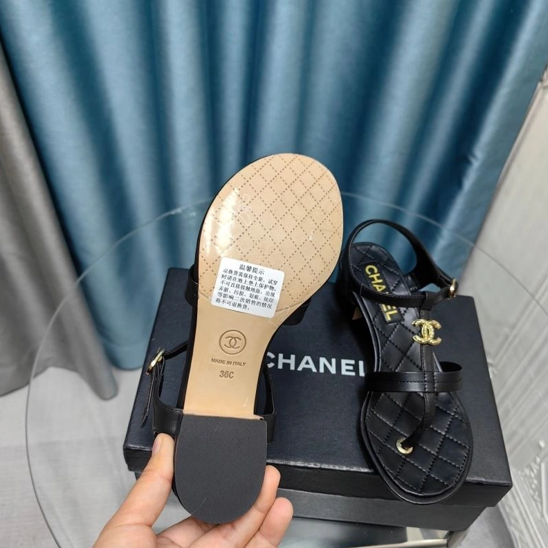 WellDesigned Chxnxl Sandals 122960