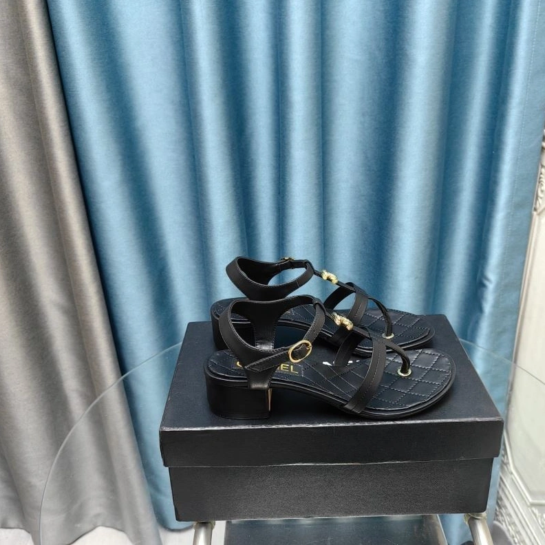 WellDesigned Chxnxl Sandals 122960