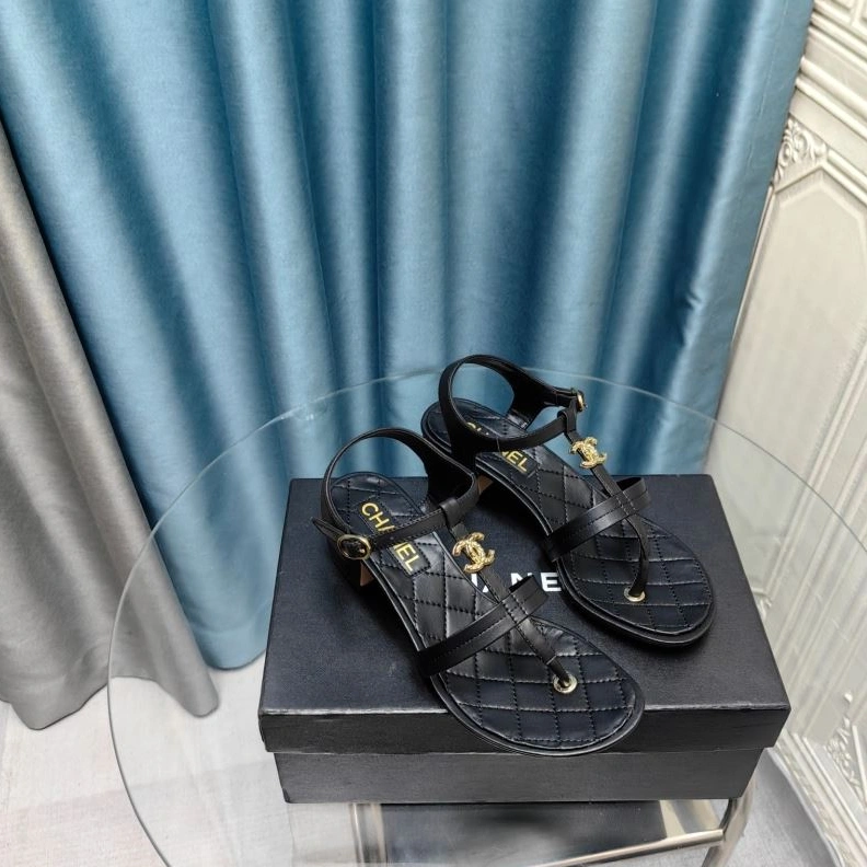 WellDesigned Chxnxl Sandals 122960