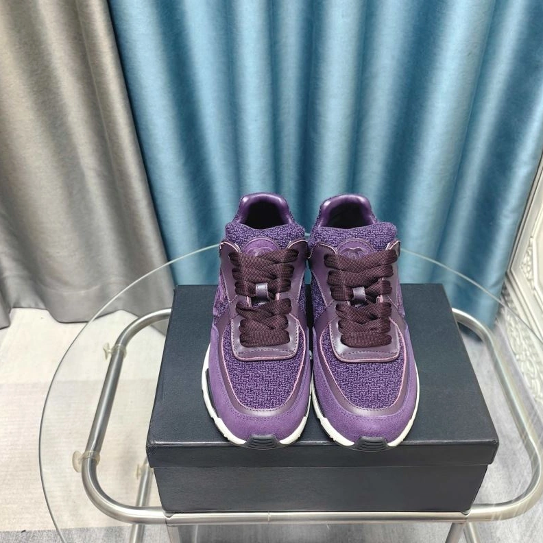 Sleek Chxnxl Sneakers 122310