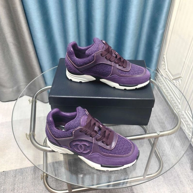 Sleek Chxnxl Sneakers 122310