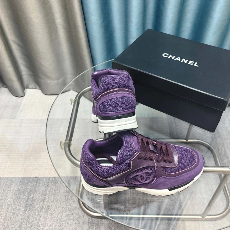 Sleek Chxnxl Sneakers 122310