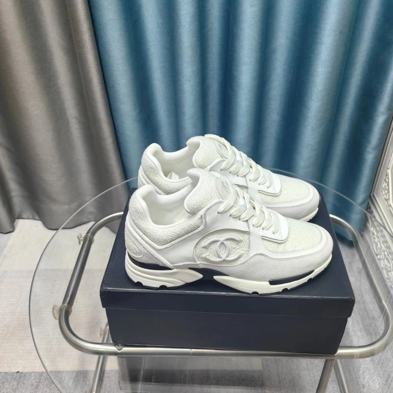 Vibrant Chxnxl Sneakers 122300