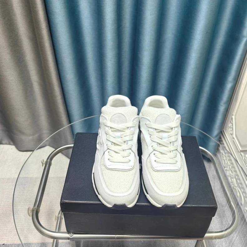 Vibrant Chxnxl Sneakers 122300