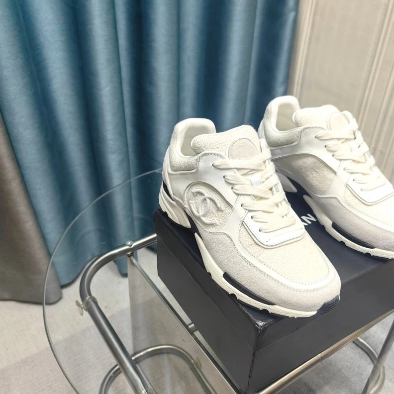 Vibrant Chxnxl Sneakers 122300