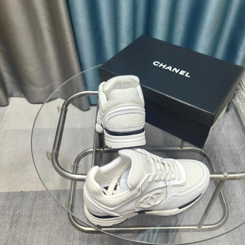 Vibrant Chxnxl Sneakers 122300