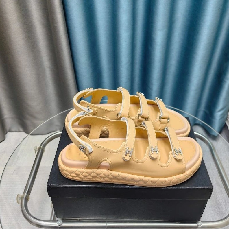 WellDesigned Chxnxl Sandals 122946