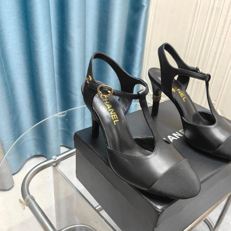 Stylish Chxnxl Sandals 122940