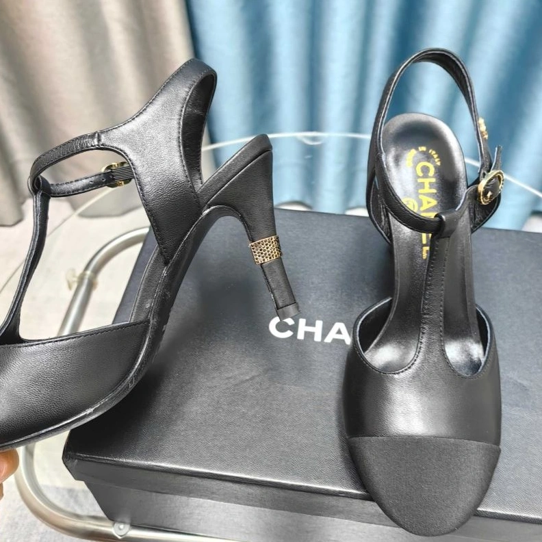 Stylish Chxnxl Sandals 122940