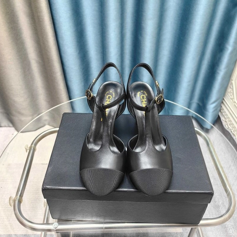 Stylish Chxnxl Sandals 122940