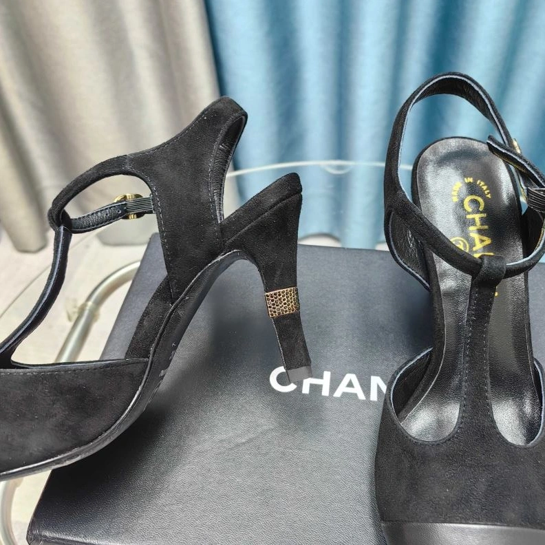NewStyle Chxnxl Sandals 122938