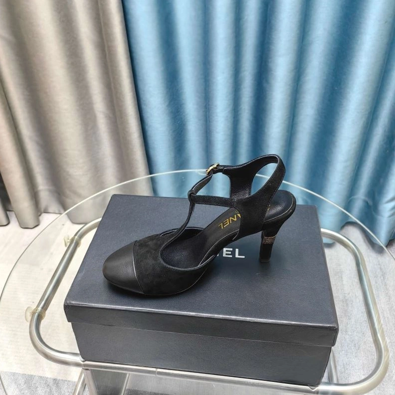 NewStyle Chxnxl Sandals 122938