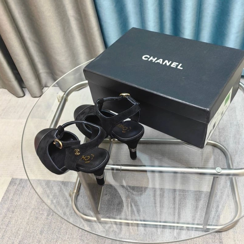 NewStyle Chxnxl Sandals 122938