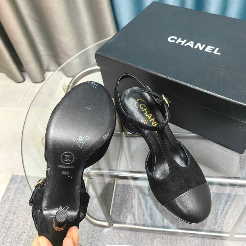 NewStyle Chxnxl Sandals 122938