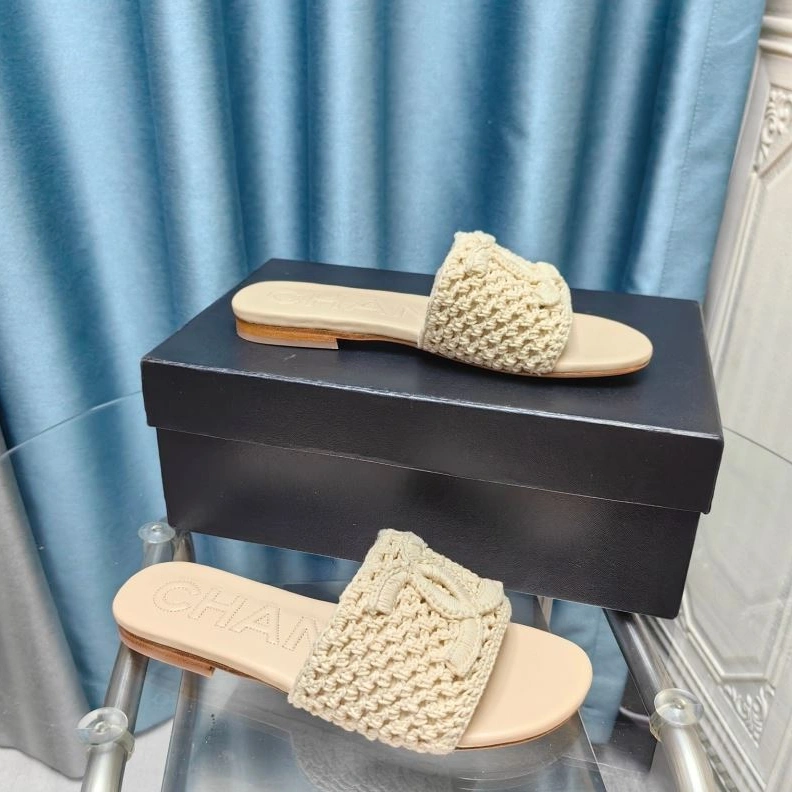 Bright Chxnxl Slippers 122585