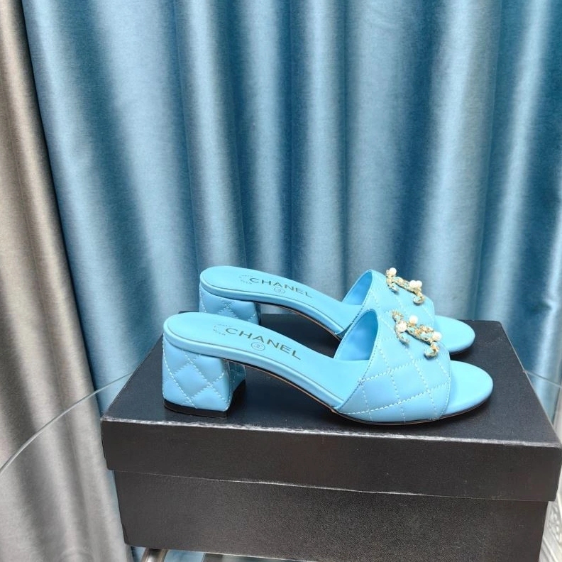 Bright Chxnxl Slippers 122581