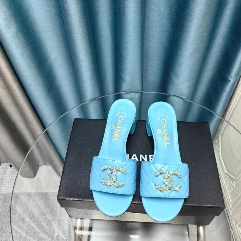 Bright Chxnxl Slippers 122581